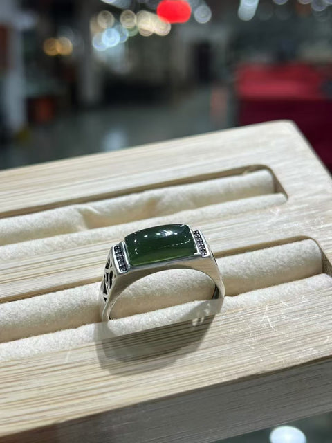 Cincin bahan Natural Cui Jade 180 ukuran 12 * 6mm yang terbuat dari perak 925, gioknya bersih, halus dan hangat, gayanya indah, sudah termasuk ongkos kirim dan pajak.