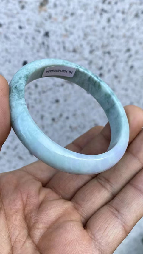 Gelang Jadeite Alami Ukuran 54-56mm Ukuran 55.3mm Lebar Sisi 11.5mm Batu giok adalah semua pola yang terjadi secara alami, termasuk pajak pengiriman acak.