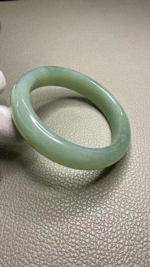 Gelang Air Biru Giok Cui Giok Alami Ukuran 58-60mm Ukuran 59mm Lebar Sisi 14.4mm Giok terjadi secara alami Pola acak termasuk pajak pengiriman