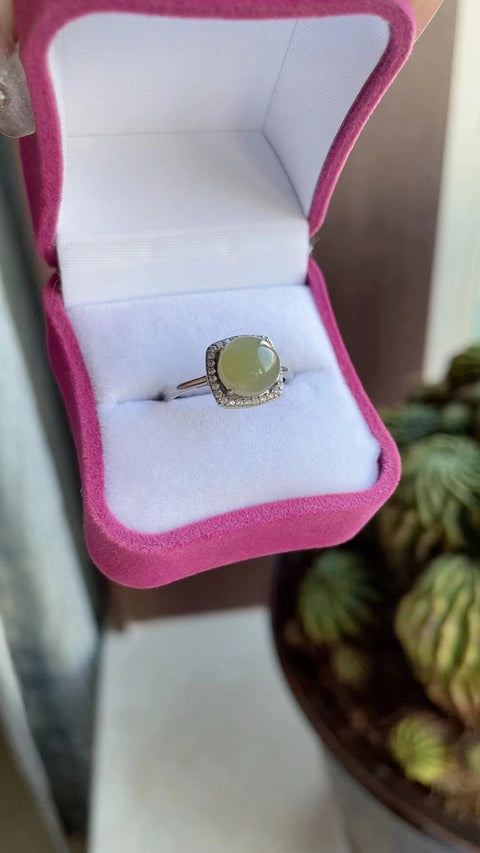 Cincin Giok Hetian Alami yang terbuat dari perak 925; Bahan dasar yang halus dan hangat, gaya yang indah, satu untuk setiap model, sudah termasuk ongkos kirim dan pajak.