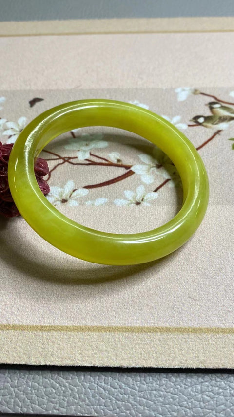 Gelang Giok Cui Giok Emas Kuning Giok Giok Ukuran 56-58mm Ukuran 57.7mm Lebar Sisi 11.6mm Giok terjadi secara alami Pola acak Pajak pengiriman sudah termasuk