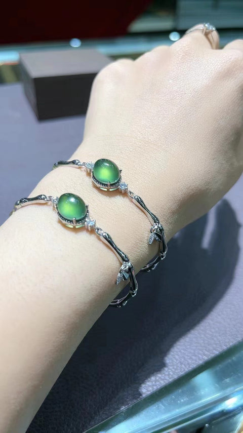 Gelang Es Tinggi Giok Alami 925 tatahan perak Giok bersih, halus dan hangat Ukuran 10 * 8mm Sudah termasuk pajak pengiriman.