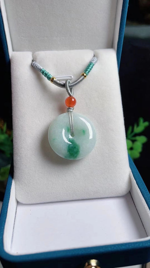 Liontin Gesper Ping An Jadeite Alami & nbsp; Batu giok bersih, halus dan hangat, dengan kepala penuh air Ukuran 2.6mm Sudah termasuk pajak pengiriman.