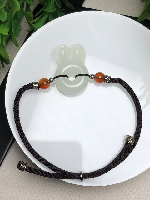 Gelang Kelinci Giok Alami Giok yang halus dan hangat Ukuran 28 * 19mm Sudah termasuk pajak pengiriman.