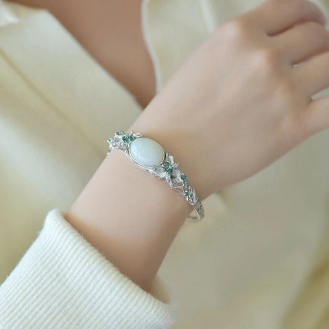 7026 Gelang Filigree Cut-out Giok Hetian Alami 925 Gelang Inlay Perak Giok Hetian bersih, halus dan hangat, gaya yang indah Ukuran 13 * 18mm Termasuk pajak pengiriman.