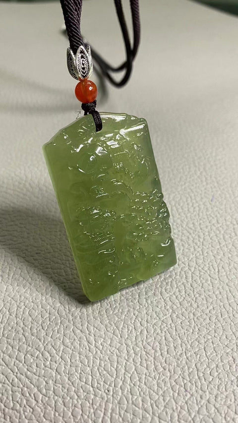 Giok Cui Jade Lansekap Hijau Penuh Giok Cui Jade bersih, halus dan hangat Ukuran 55 * 31mm Sudah termasuk ongkos kirim dan pajak.