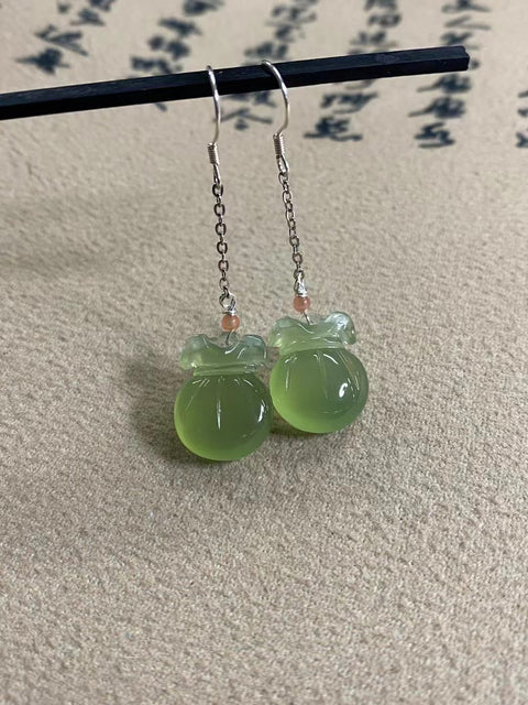 Anting Giok Giok Hijau Cui Alami Ukuran 18 * 14mm Giok bersih, halus dan hangat Sudah termasuk pajak pengiriman.