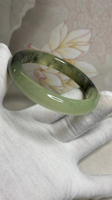 Gelang Lukisan Lanskap Bawah Es Giok Cui Giok Alami Ukuran 61-63mm Ukuran 62.8mm Lebar Sisi 12.2mm Giok semuanya terjadi secara alami Pola pengiriman acak Termasuk Pajak Pengiriman