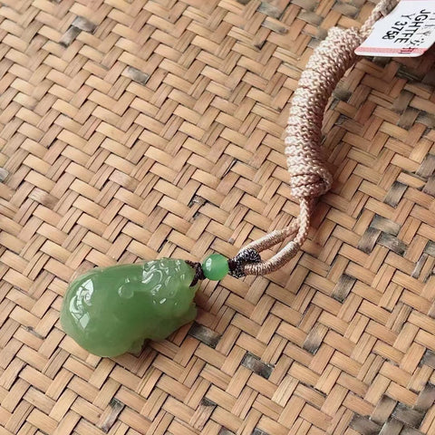 Liontin Pixi Mulut Kuning Giok Hetian Giok Alami Ukuran 26 * 18mm Tebal 12mm Giok bersih, halus dan hangat Sudah termasuk pajak pengiriman.