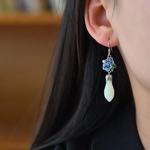 7396 Anting Giok Giok Hetian Peony Alami dalam pengaturan perak 925 Ukuran 9 * 21mm Giok bersih, halus dan hangat, gaya yang indah sudah termasuk pajak pengiriman.
