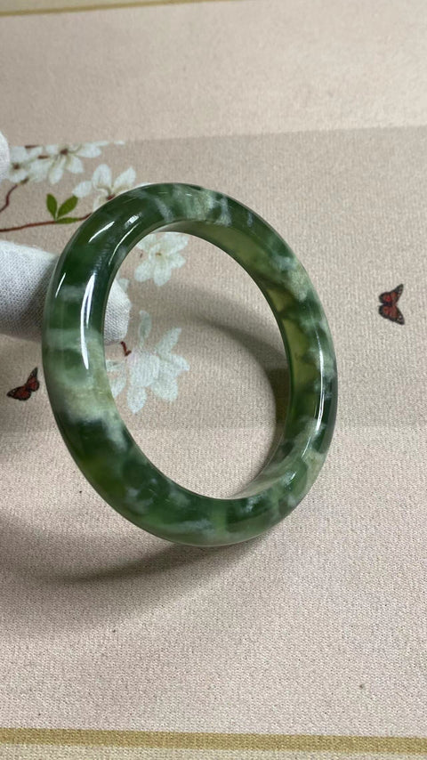 Gelang Bahan Giok Halus 180 & nbsp; Ukuran 63.5mm Lebar 12.7mm Giok terjadi secara alami Pola acak termasuk pajak pengiriman