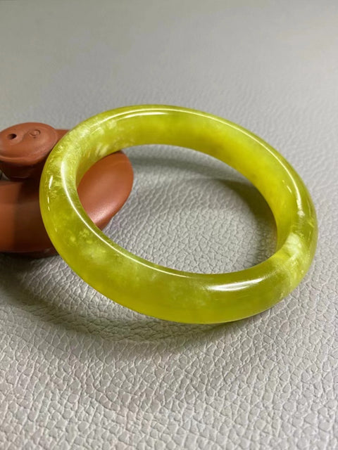Gelang Giok Giok Emas Kuning Giok Cui Alami Ukuran 58-60mm Ukuran 59.5mm Lebar Sisi 13.1mm Giok semuanya terjadi secara alami Pola acak termasuk pajak pengiriman