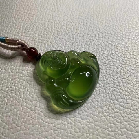 Giok giok Cui 180 bahan giok liontin bersih, halus dan hangat, ukuran 35 * 35mm, fluoresensi hijau penuh, termasuk pengiriman dan pajak.