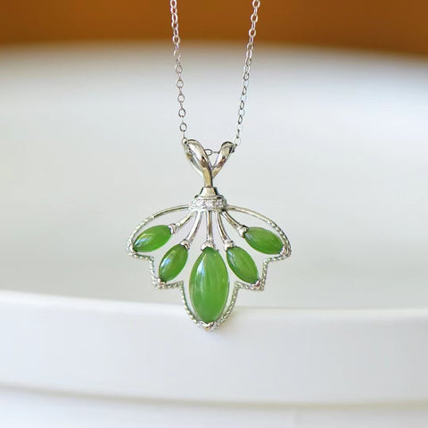 10715 Set Kalung Daun Maple Mata Kuda Jasper Alami dari 925 Perak Ukuran 5 * 10mm Giok bersih, halus dan hangat Sudah termasuk pajak pengiriman.