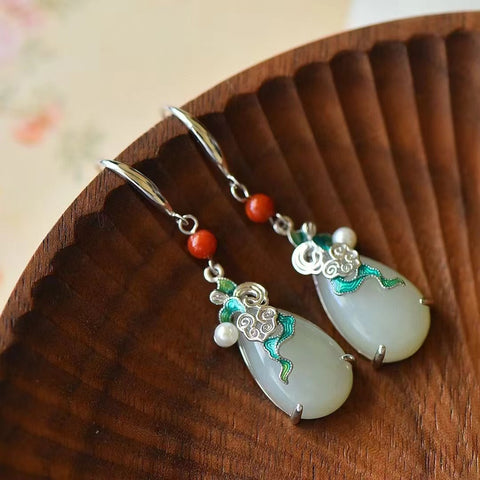 7502 Anting Enamel Giok Hetian Alami yang terbuat dari Giok Perak 925 bersih, halus dan hangat, dengan gaya yang indah, sudah termasuk pajak pengiriman.