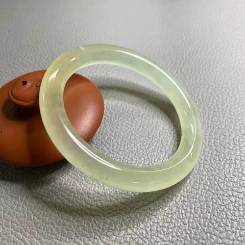Gelang Badai Salju Es Giok Kuning Cui Giok Alami Es Tembus Berair Ukuran 57-59mm Ukuran 58.3mm Lebar Sisi 9.9mm Giok terjadi secara alami Pola acak Pajak Pengiriman sudah termasuk.