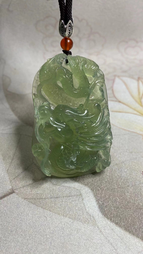 Ukiran Kerangka Liontin Naga Giok Cui Giok Alami Ukuran 63 * 42mm Giok bersih, halus dan hangat Sudah termasuk pajak pengiriman.