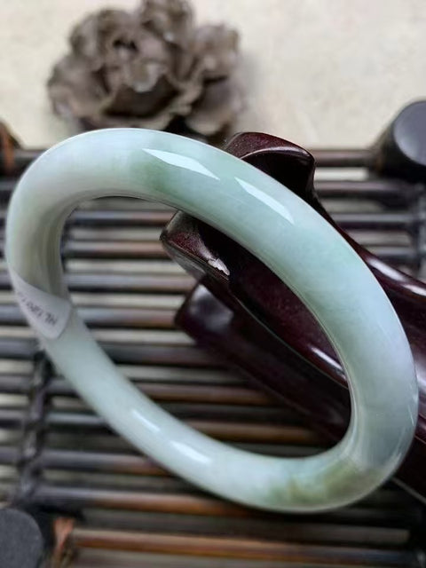 Gelang barang dari batu giok alami Ukuran 56.2mm Lebar sisi 8.7mm Batu giok terbentuk secara alami Pola acak Sudah termasuk pajak pengiriman