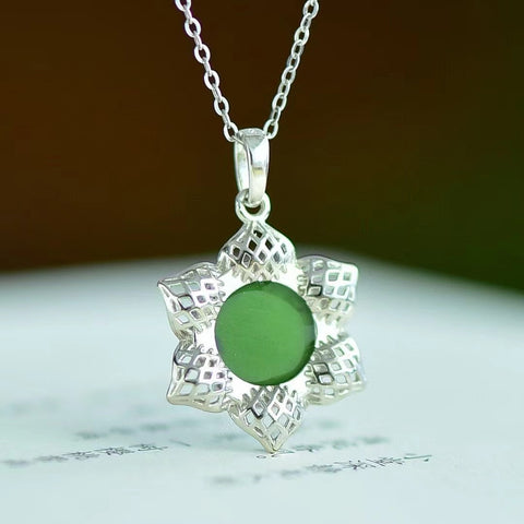 26225 Kalung Jasper Alami yang terbuat dari perak 925; Giok yang bersih, halus dan hangat, dengan gaya yang cantik dan apik.
