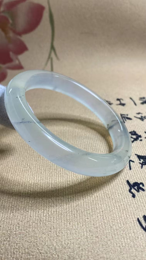 Gelang Gradien Tinta Es Giok Cui Giok Alami Ukuran 57-59mm Ukuran 58.2mm Lebar Sisi 11.2mm Giok semuanya terjadi secara alami Pola acak & sudah termasuk pajak pengiriman