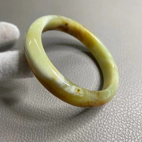 Gelang Gelang Batu Giok Giok Cui Bunga Giok Alami Ukuran 59-61mm Ukuran 60.2mm Lebar Sisi 13.7mm Batu Giok secara alami Pola Bunga Acak Sudah termasuk pajak pengiriman.