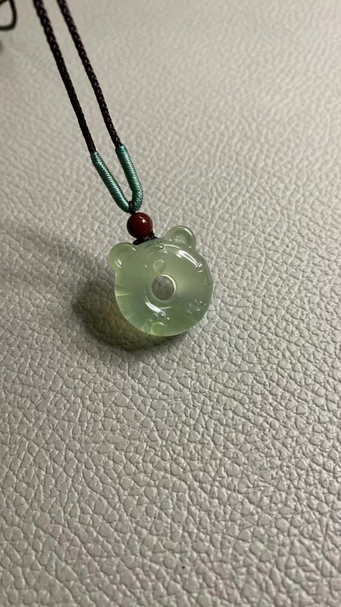 Liontin Harimau Giok Alami dengan giok yang bersih dan halus Ukuran 20 * 21mm Sudah termasuk ongkos kirim dan pajak.