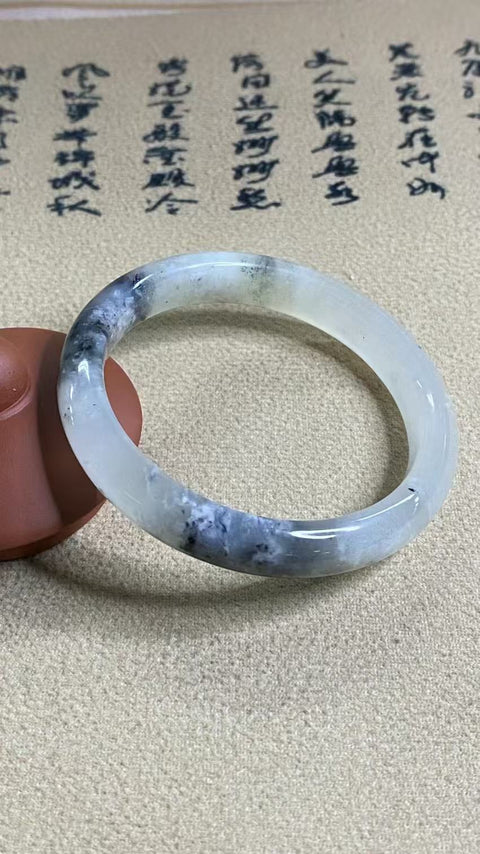 Gelang Giok Giok Cui Alami Jenis Es Gunung Jauh Dai Gelang Ukuran 59-61mm Ukuran 60.1mm Lebar Sisi 11.5mm Giok adalah semua yang terjadi secara alami Pola adalah acak Pajak Pengiriman Sudah Termasuk