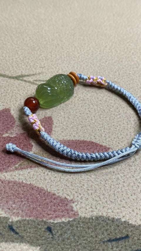 Gelang Giok Giok Alami Ukuran 22 * 13mm Giok bersih, halus dan hangat Termasuk pajak pengiriman.