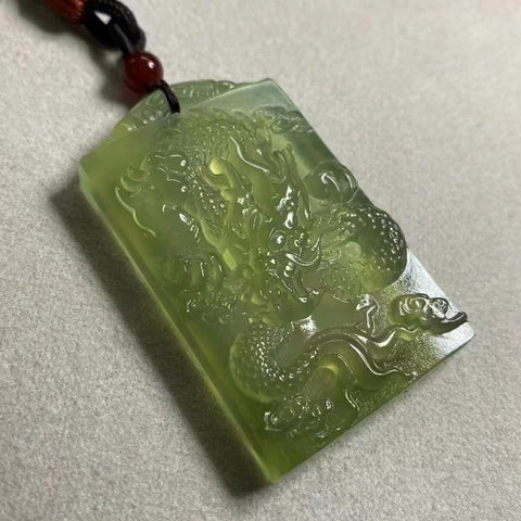 Giok Cui Jade Alami Liontin Naga Hijau Penuh Giok bersih, halus dan hangat Ukuran 54 * 35mm Pengiriman dan pajak sudah termasuk.
