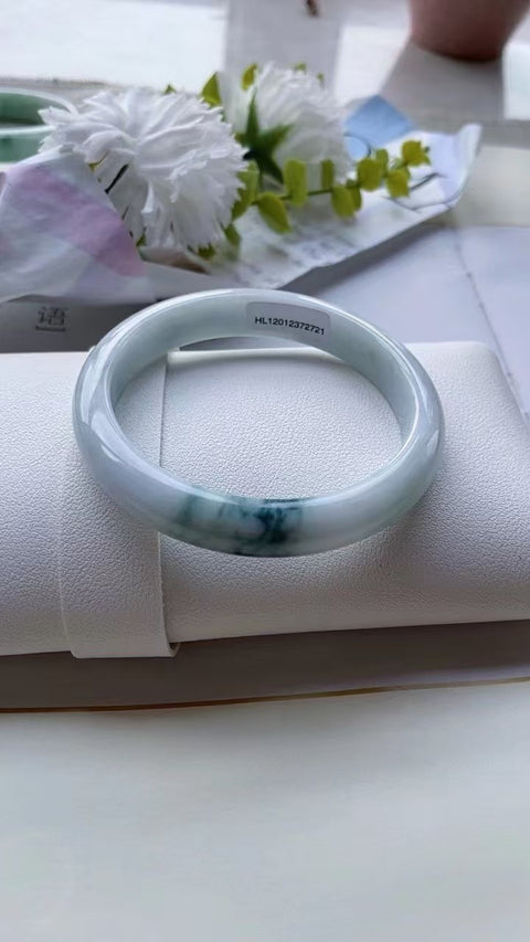 Gelang barang dari batu giok alami Bahan lubang tua Bagian bawah halus dan hangat Ukuran 60mm Batu giok secara alami memiliki pola acak Termasuk pajak pengiriman