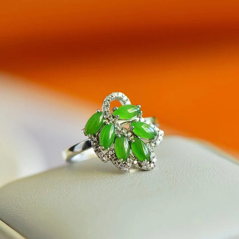 Set Cincin Daun Jasper Alami dari Giok Perak 925 yang bersih, halus dan hangat, dengan gaya yang elegan dan anggun.