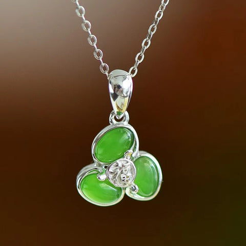16989 Kalung Jasper Alami yang terbuat dari perak 925; Giok itu bersih, halus dan hangat. Gayanya cantik dan apik.