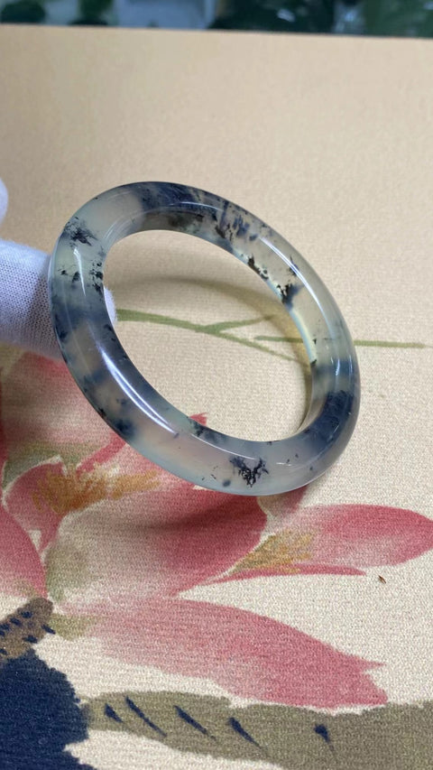 Gelang Percikan Tinta Ice Breed Giok Cui Jade Alami Ukuran 53-55mm Ukuran 54.5mm Lebar Sisi 10mm Giok terjadi secara alami Pola acak termasuk pajak pengiriman.