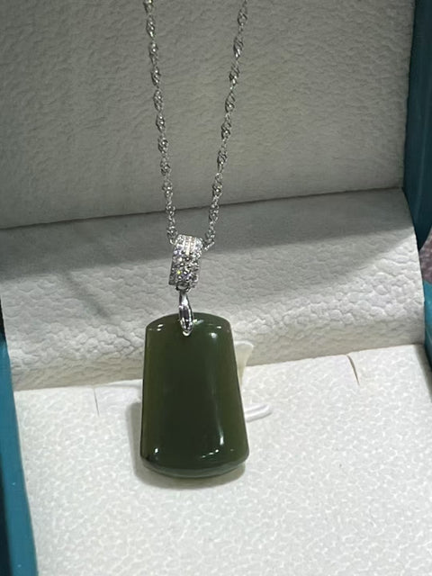 Set Kalung Plakat Perdamaian dan Keselamatan Giok Hetian Jade Alami dalam 925 Perak Ukuran 23,5 * 15,5 mm Giok bersih, halus dan hangat Gaya bersih dan sederhana Pajak pengiriman sudah termasuk.