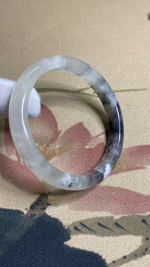 Gelang Tinta Gunung Batu Giok Cui Cui Alami Ukuran 58-60mm Ukuran 59.3mm Lebar Sisi 10.6mm Batu giok semuanya terjadi secara alami Pola acak Sudah termasuk pajak pengiriman.