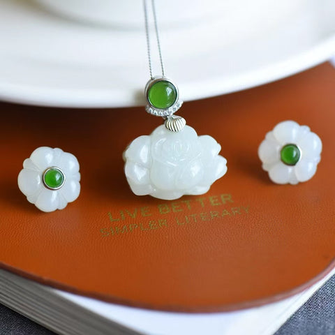 4210 + 2132 Set Teratai Ledakan Giok Hetian Alami Set 925 pengaturan perak Giok halus dan hangat Kalung 17 * 25mm Anting-anting 15 * 15mm Gaya yang bagus & sudah termasuk pajak pengiriman