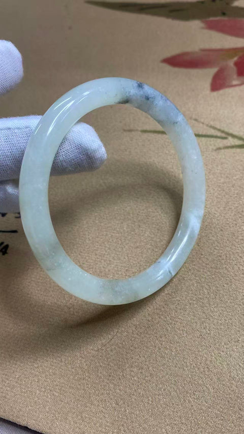 Giok Xiuyan yang indah - biru pegunungan yang jauh, strip kecantikan, diameter 58,8, batu alam dihasilkan secara alami, polanya acak, termasuk pajak pengiriman