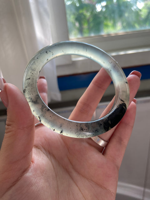 Gelang Tinta Giok Cui Giok Alami Ukuran 60.2mm Gioknya bagus dan hangat Gioknya terbentuk secara alami Pola-polanya acak Sudah termasuk pajak pengiriman