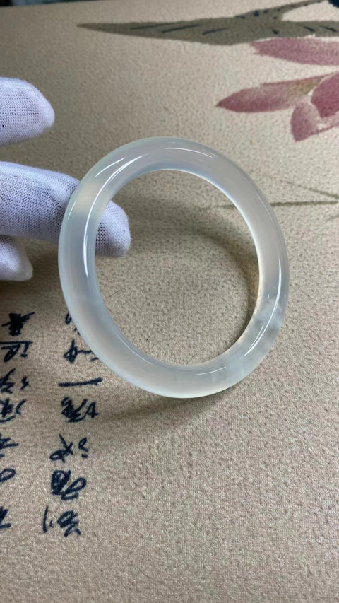 Gelang Es Tinggi Giok Cui Giok Alami, nilai uang yang luar biasa, ukuran 56-58mm Ukuran 57.5mm Lebar sisi 9.1mm Giok semuanya terjadi secara alami Pola acak Termasuk ongkos kirim dan pajak