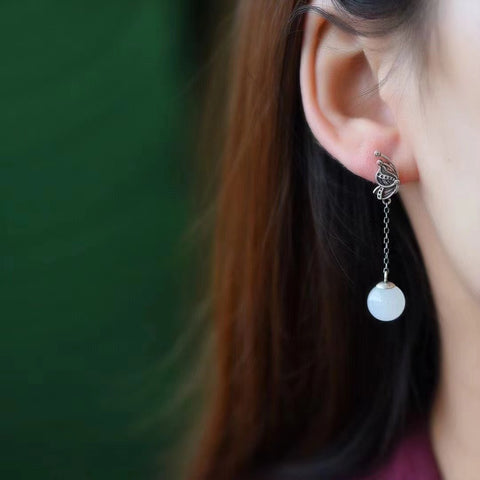 Anting Kupu-kupu Giok Hetian Alami 925 perak Giok bersih dan halus serta hangat Ukuran 9,5 mm Sudah termasuk pajak pengiriman