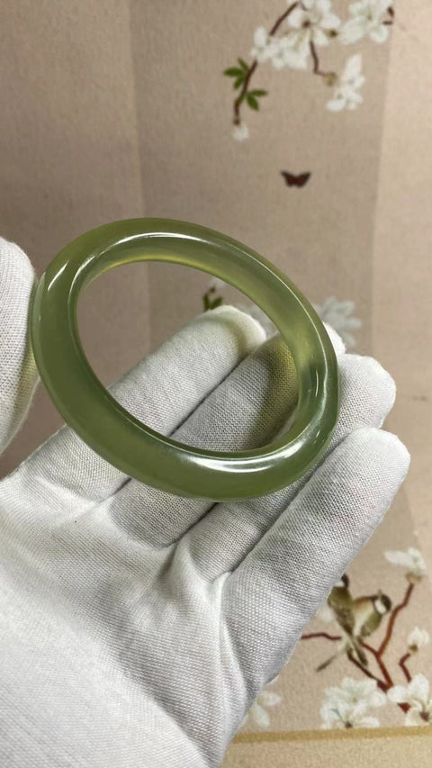 Gelang Giok Cui Alami Ukuran 54-56mm Ukuran 55.5mm Lebar Sisi 10mm Giok terjadi secara alami Pola acak Pengiriman dan pajak sudah termasuk.