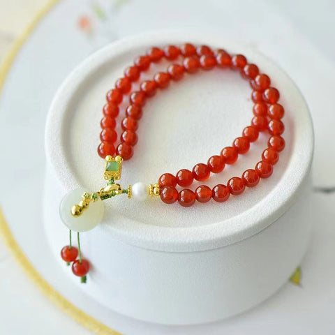 Gelang batu akik yang jelas dengan tombol perdamaian dari batu giok Hetian. Batu gioknya bagus dan hangat, gayanya sederhana dan murah hati, sudah termasuk pajak pengiriman.