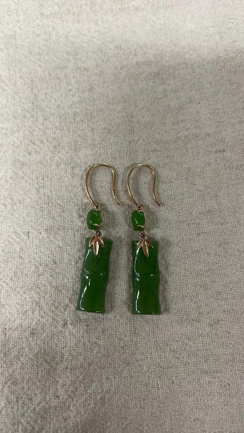 Earhook bambu hijau penuh yang bersih dan sempurna untuk kemajuan karier, giok 18K 20 × 7,6 × 4㎜ sudah termasuk pajak pengiriman
