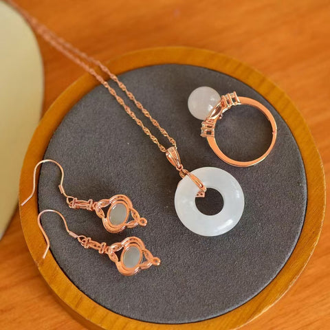Set Giok Hetian Alami 925 Perak 2224-1 Anting-anting 6 * 8mm 5149-1 Kalung 20 * 20mm 1054-1 Cincin 10 * 10mm Giok adalah gaya yang halus dan hangat, indah.