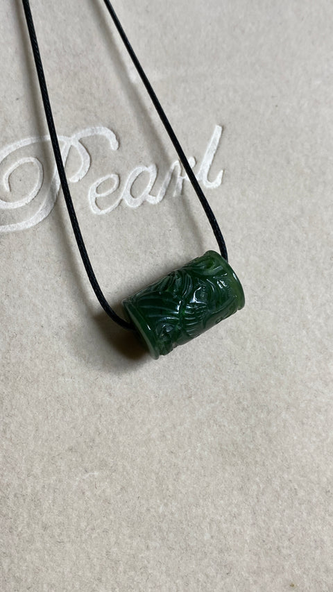 Giok Giok Manik-manik Pembawa Jasper Alami bersih, halus dan hangat, diukir dengan tangan Ukuran 20 * 16mm Pengiriman dan pajak sudah termasuk.