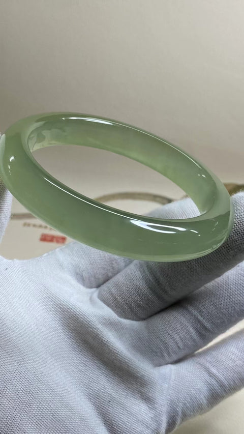 Gelang Hijau Es Giok Cui Giok Alami Ukuran 59-61mm Ukuran 60.7mm Lebar Sisi 12.2mm Giok terjadi secara alami Pola acak termasuk pajak pengiriman