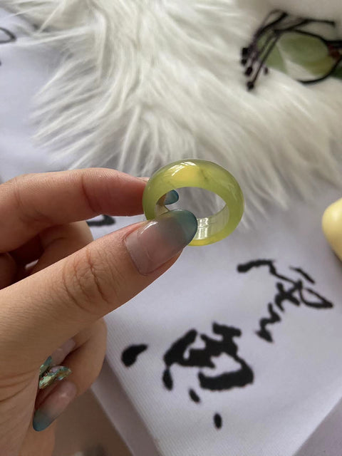 Cincin Pelek Lebar Giok Cui Giok alami bersih, halus dan hangat Ukuran 19.8mm Harga Mendesis Sudah termasuk ongkos kirim dan pajak.