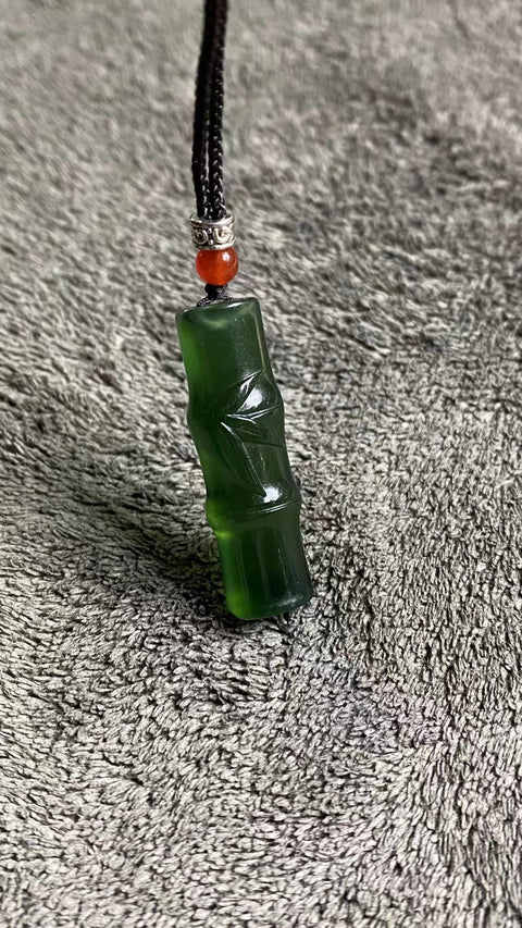 Cui Giok Hijau Liontin Bambu Perdamaian Bambu Ukuran 35 * 11mm Giok bersih, halus dan hangat Termasuk ongkos kirim dan pajak.