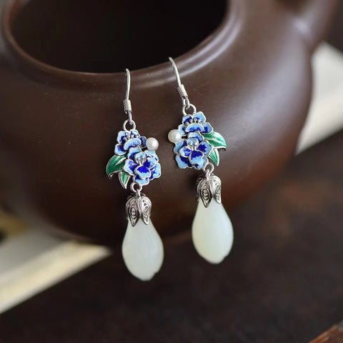 7396 Anting Giok Giok Hetian Peony Alami dalam pengaturan perak 925 Ukuran 9 * 21mm Giok bersih, halus dan hangat, gaya yang indah sudah termasuk pajak pengiriman.