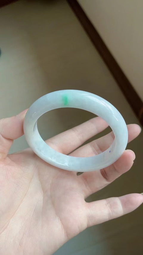 Harga khusus gelang batu giok alami bahan lubang tua bagian bawah kepala hangat halus ukuran penuh batu giok 57mm adalah pola alami yang terjadi secara acak termasuk pajak pengiriman acak